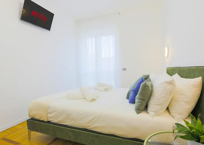 [private Apartament] Luxury 5 Bedroom - Station Appartamento *