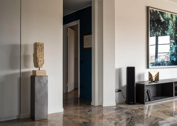 Cadamosto Art Penthouse With Terrace R&r Milan