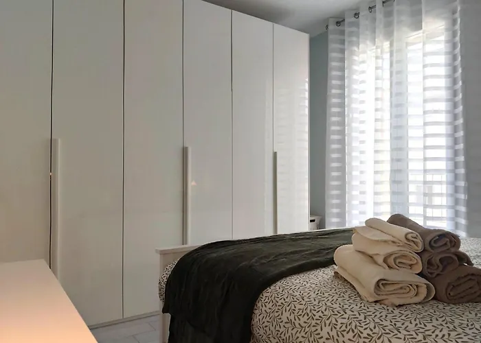 Matthias - - Modern And Cozy Flat, Close To The Metro - 15 Min From Station, Close To San Raffaele