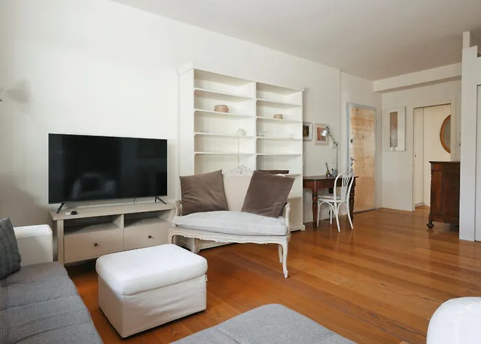 Joivy Delightful Family Flat With Terrace Milánó