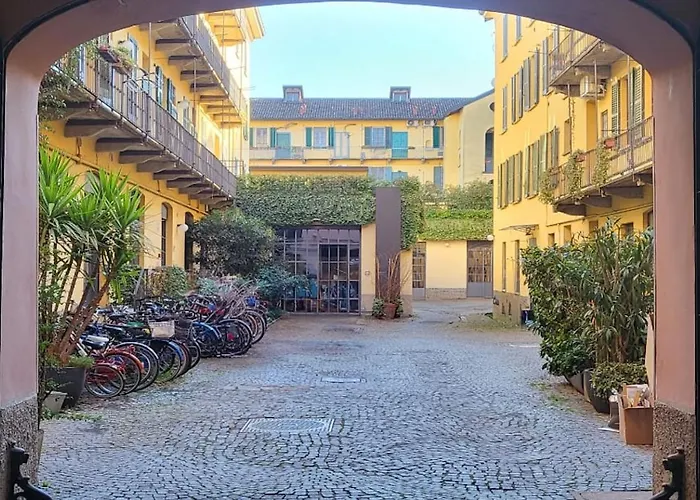 Il Melograno Sul Naviglio * Milan