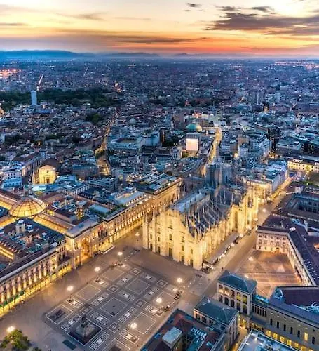 Apartment Duomo Space Free Parking - Private Gym- Metro *