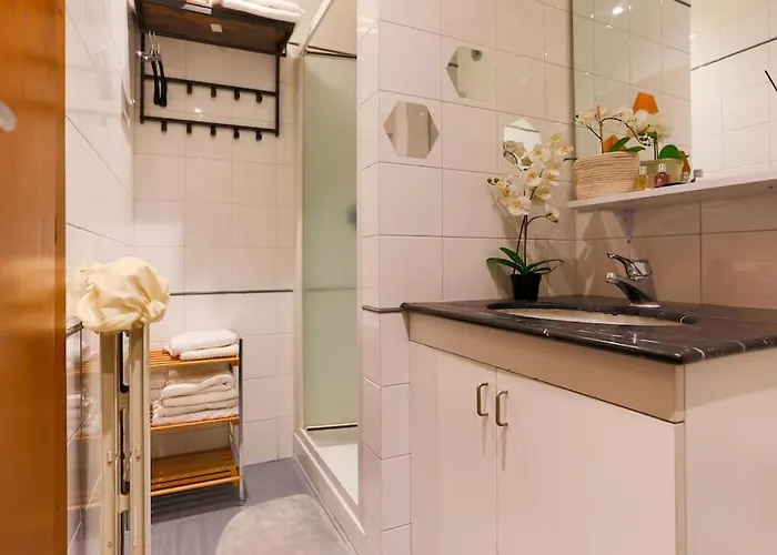 Porta Nuova Moscova: Cozy Near Duomo! Apartment *