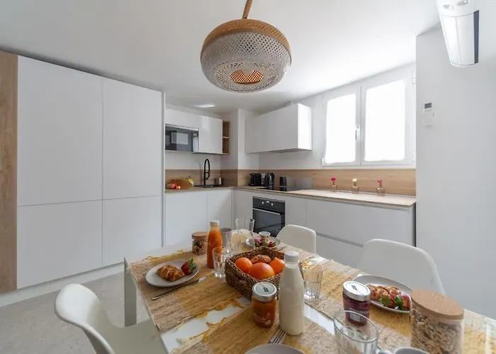 Loft-hosted By Sweetstay ميلان