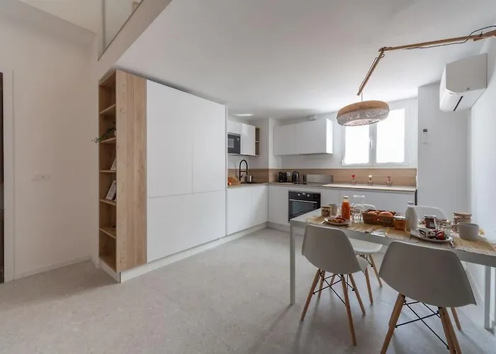 Loft-hosted By Sweetstay شقة *