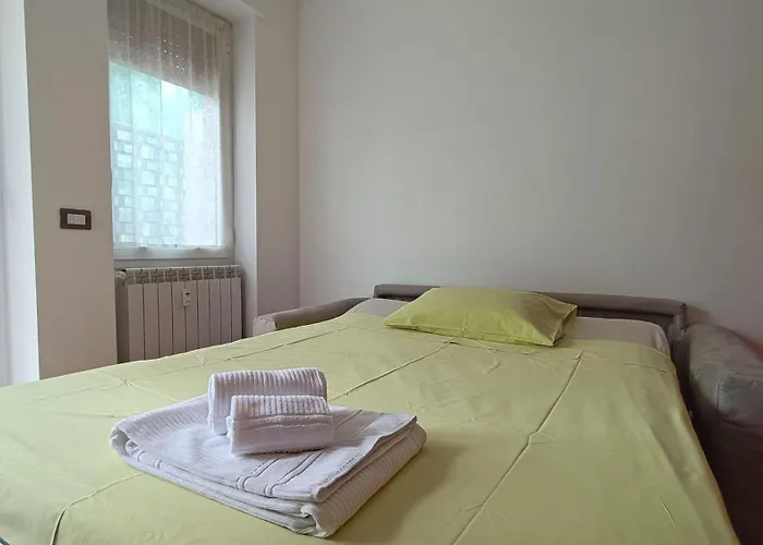 Sahi - Via Dei Ciclamini Mm1 Primaticcio, Stadio San Siro, Ospedale San Carlo *