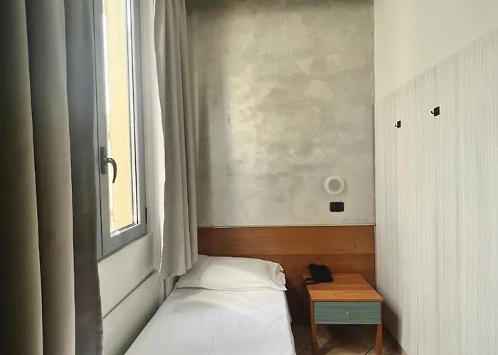 Отель Sara Милан