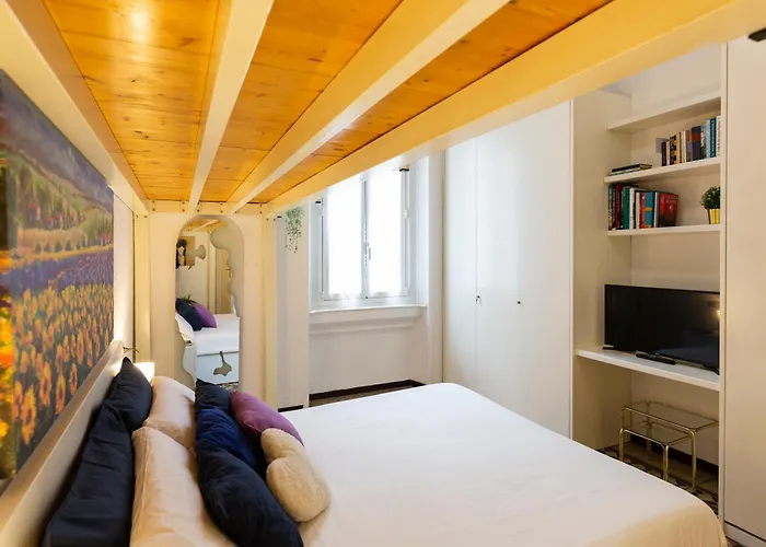 Titty House - Crocetta