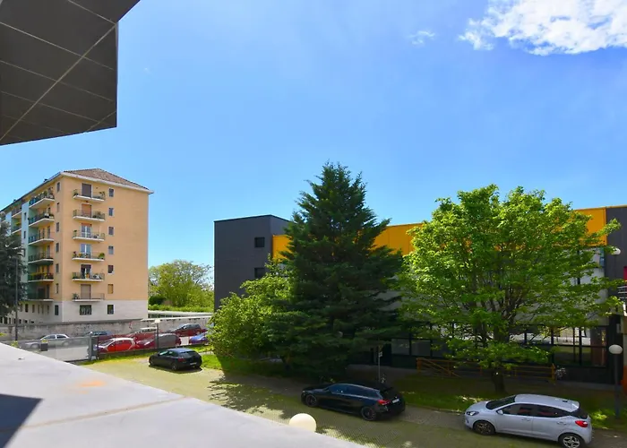 Fond. Prada-ieo Elegante Con Apartment Milan