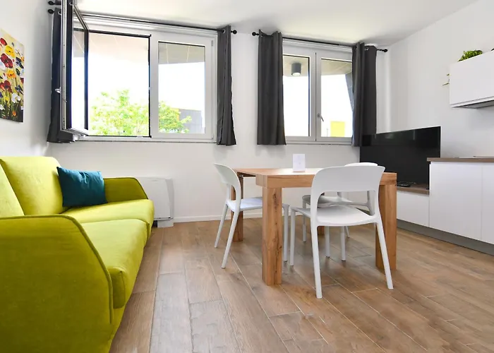 Apartment Fond. Prada-ieo Elegante Con *