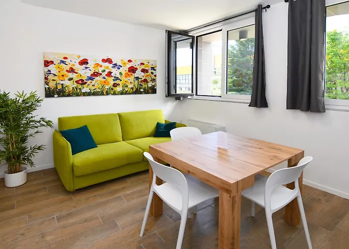 Fond. Prada-ieo Elegante Con