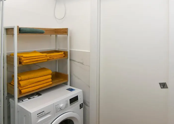 Fond. Prada-ieo Elegante Con Apartment