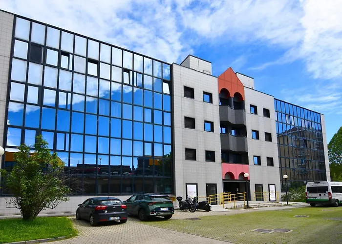 Fond. Prada-ieo Elegante Con *