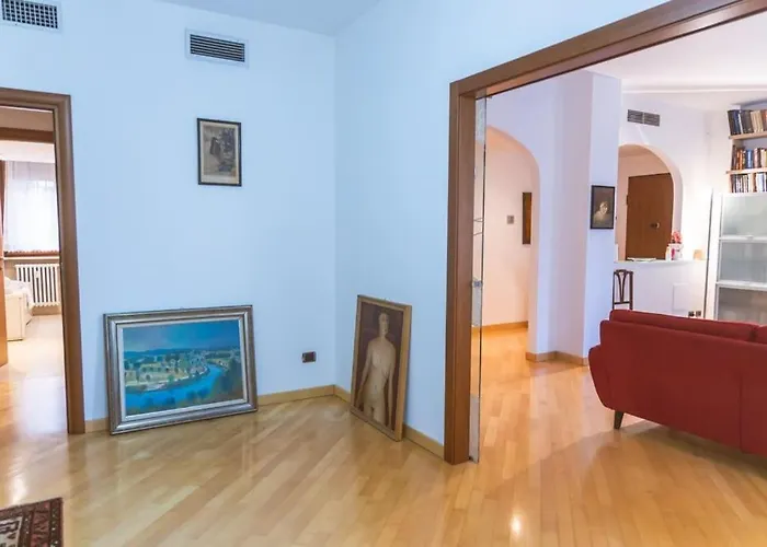 Ampia Oasi A Porta Venezia: Casa In Centro Milan