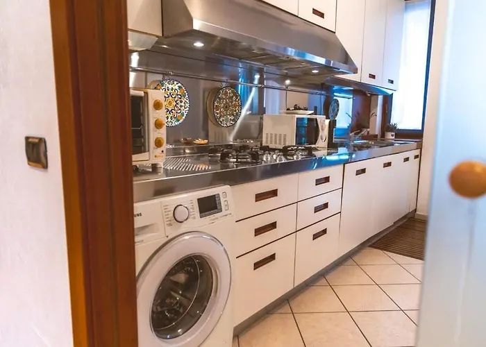 Apartment Ampia Oasi A Porta Venezia: Casa In Centro *