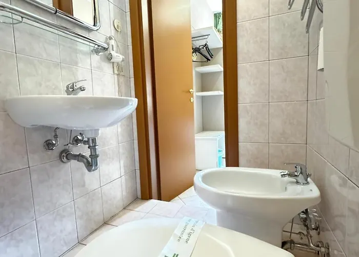 Отель Le Querce 2*