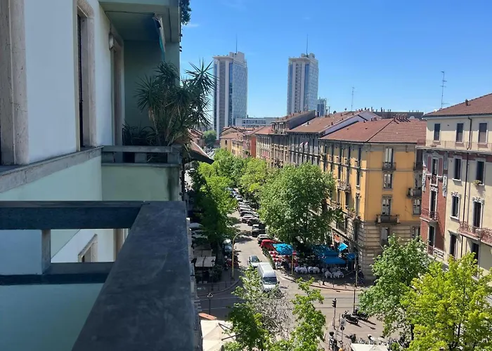 Apartman New With Balcony, Isola Bosco Verticale Milánó