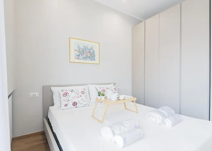 Easylife - - Commenda 25 - Porta Romana Milano
