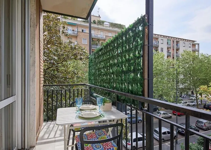 Cozy San Siro Stadium & Escape * Milaan
