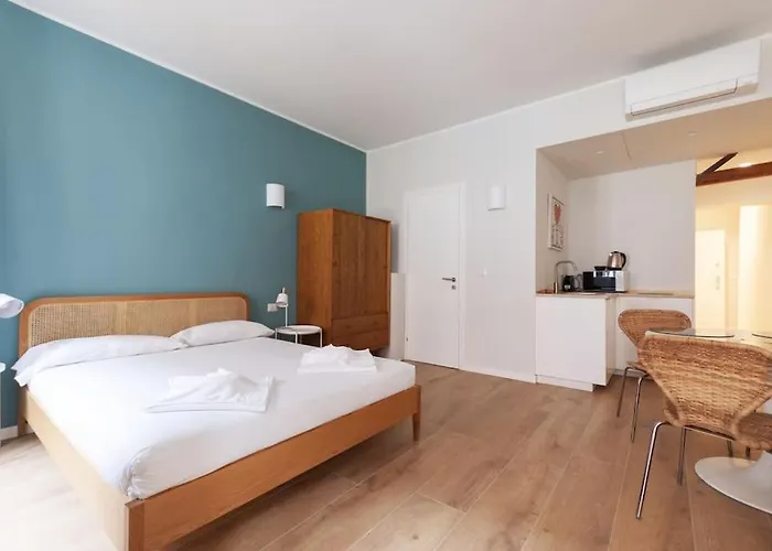 Youhosty - Ticinese 1 * Milan