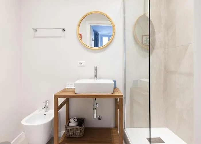 Youhosty - Ticinese 1 * Milan