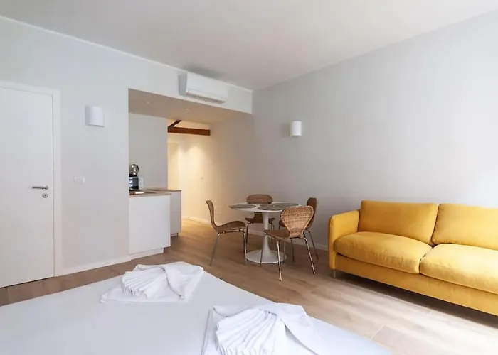 Youhosty - Ticinese 1 * Milan