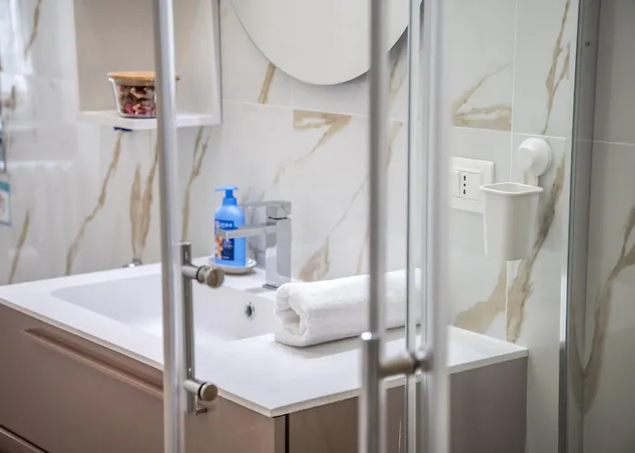 Shortmi Canonica * Milán