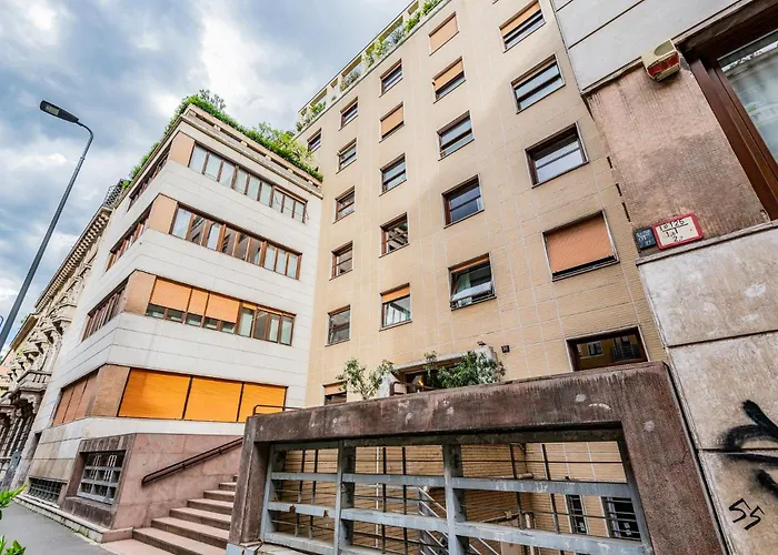 Apartment Brand New Centrale Via Soperga- 2pax- Wifi