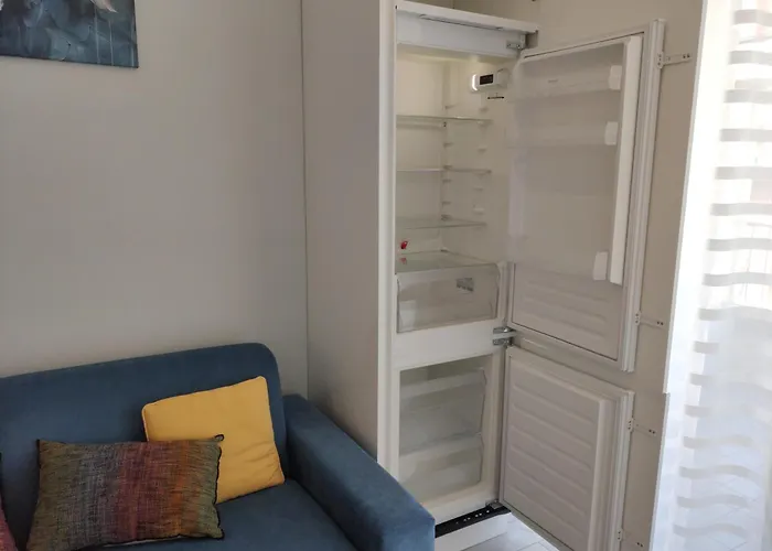 Matthias - - Modern And Cozy Flat, Close To The Metro - 15 Min From Station, Close To San Raffaele Milan