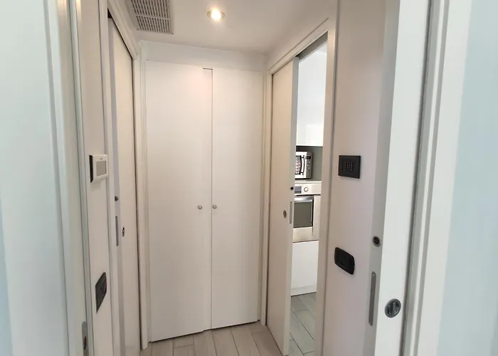 Lägenhet Matthias - - Modern And Cozy Flat, Close To The Metro - 15 Min From Station, Close To San Raffaele *