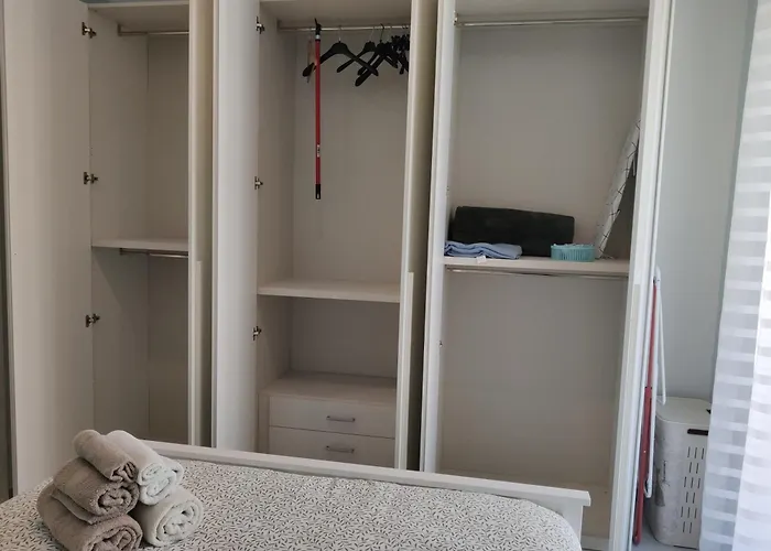 Apartment Matthias - - Modern And Cozy Flat, Close To The Metro - 15 Min From Station, Close To San Raffaele *