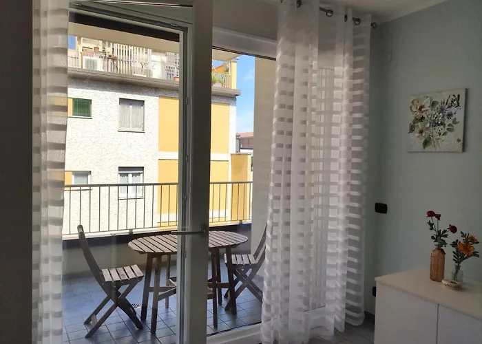 Lägenhet Matthias - - Modern And Cozy Flat, Close To The Metro - 15 Min From Station, Close To San Raffaele *
