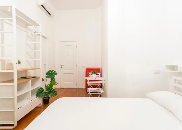 New! Lovely & Friendly In Center B Milano