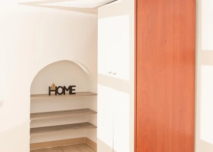 Cream Little - M1 - Center شقة ميلان