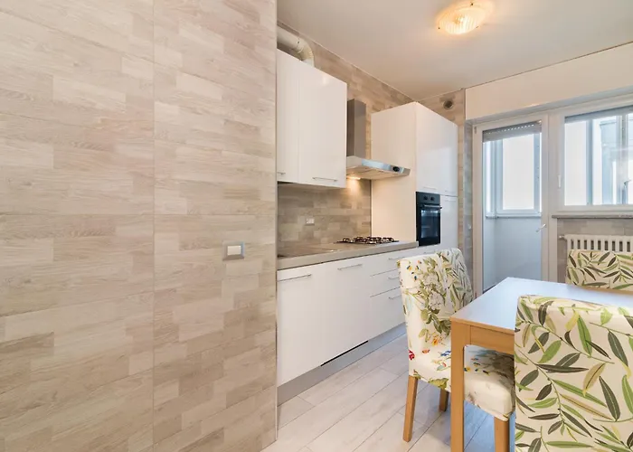 Nuovissimo Attico 17esimo Piano, 10 Posti Letto Apartmán Milán