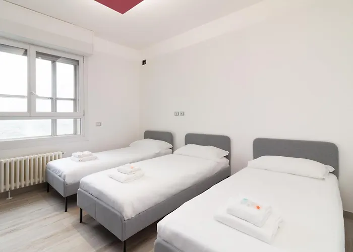 Nuovissimo Attico 17esimo Piano, 10 Posti Letto Apartmán Milán