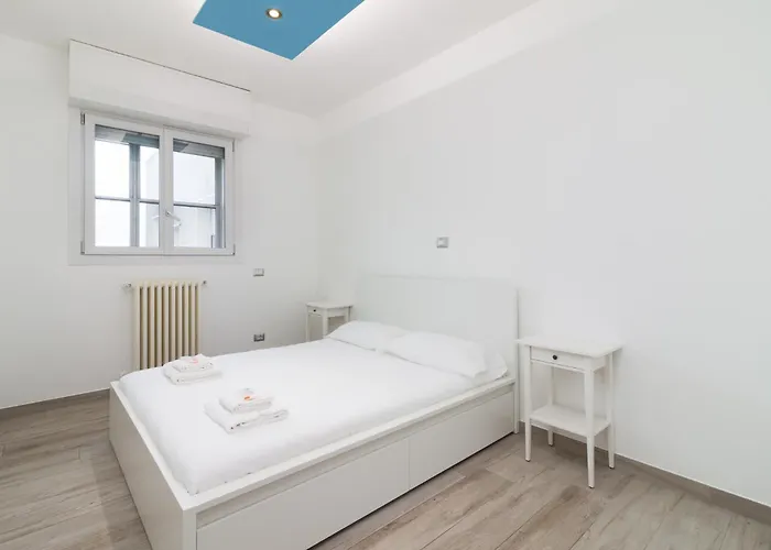 Nuovissimo Attico 17esimo Piano, 10 Posti Letto Apartmán Milán