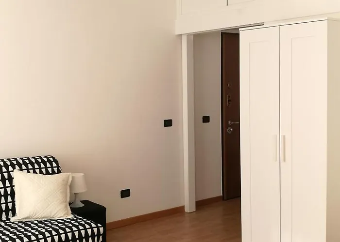 Monolocale Zona Loreto Mm1 Pasteur P1 Milánó