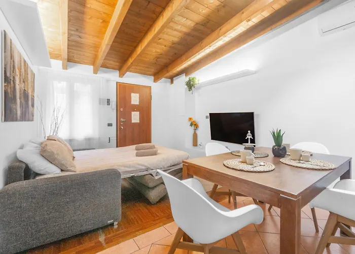 Tar5 -20 Minutes From Duomo- Design-elegant Apartmán