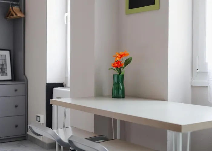 Hostmate - - Sammartini's Studio-