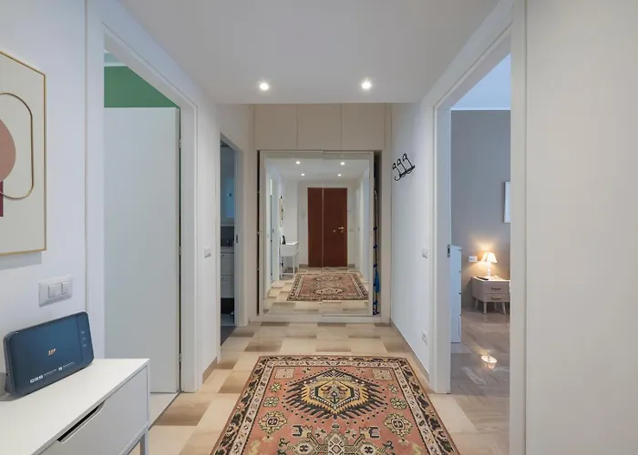 Xenia - Luminous In Citylife *