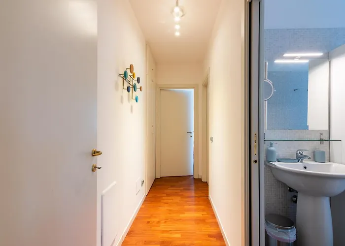 Daniele Flat - Free Wi-fi & M4 Metro Apartman