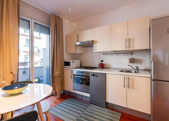 Daniele Flat - Free Wi-fi & M4 Metro Apartman