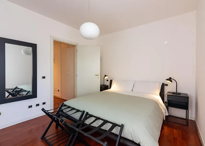 Daniele Flat - Free Wi-fi & M4 Metro Apartman