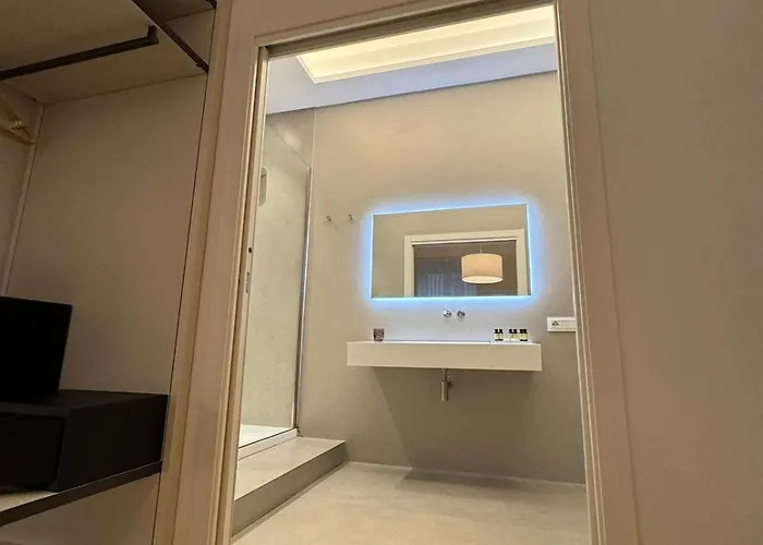 米兰德勒纳泽欧尼酒店 3* 米兰