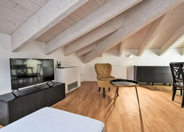 White Attic Terrace By Interhome * ميلان