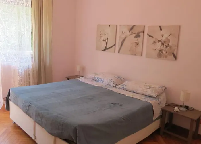 Gigia's Home, On The Of The Trees * מילאנו