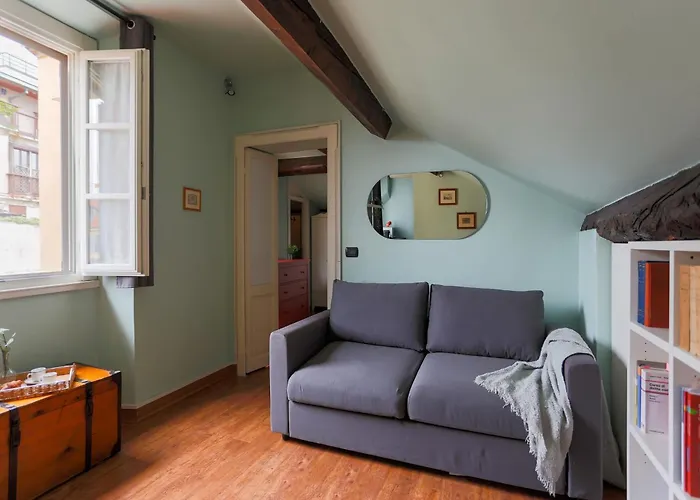 The Rent - Flat In Brera District 아파트