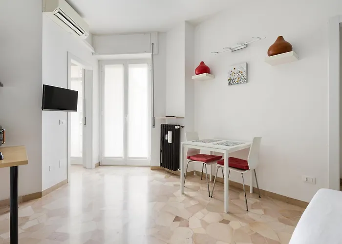 Lorenteggio-piazza Frattini Balcony