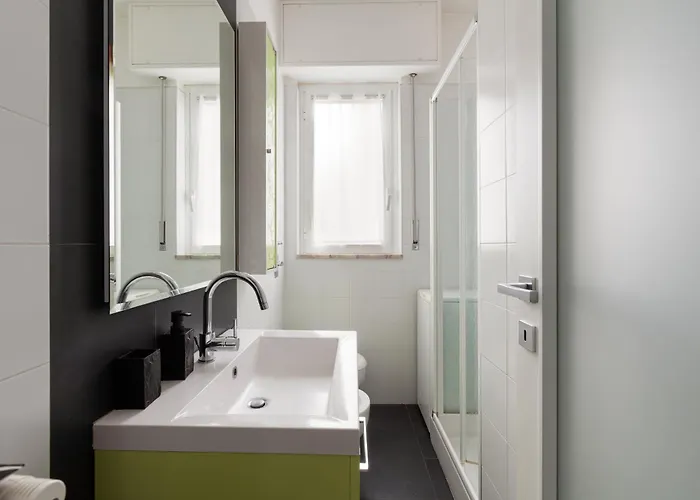 Apartamento Lorenteggio-piazza Frattini Balcony *